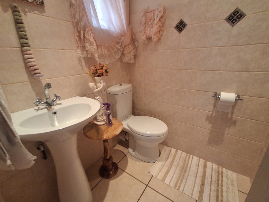 3 Bedroom Property for Sale in Fauna Park Free State